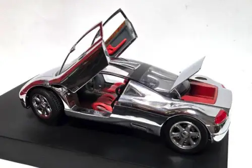 Revell Audi Avus Quattro 1991 Metallmodell (9940)