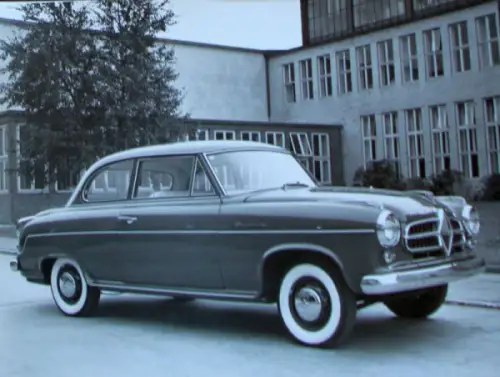 Borgward Isabella Limousine vor Werk Sebaldsbrück 1956 Werksfoto (10380)
