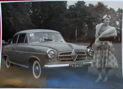 Borgward Isabella bei holländischen Schönheitswettbewerb 1954 Werksfoto (10382)