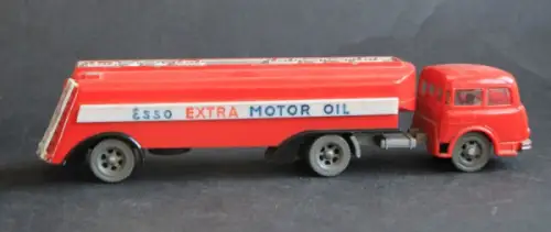Siku Henschel HS 170 Esso-Tankwagen V47 Plastikmodell 1957 (10532)