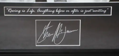 Steve McQueen Gulf-Porsche Foto "Salute" mit Autogramm gerahmt (10572)