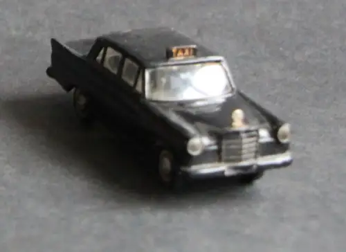Siku Mercedes-Benz 190 Taxi V192 Plastikmodell 1962 (10583)