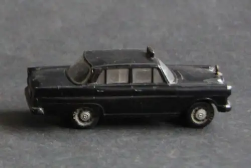 Siku Mercedes-Benz 190 Taxi V192 Plastikmodell 1962 (10583)