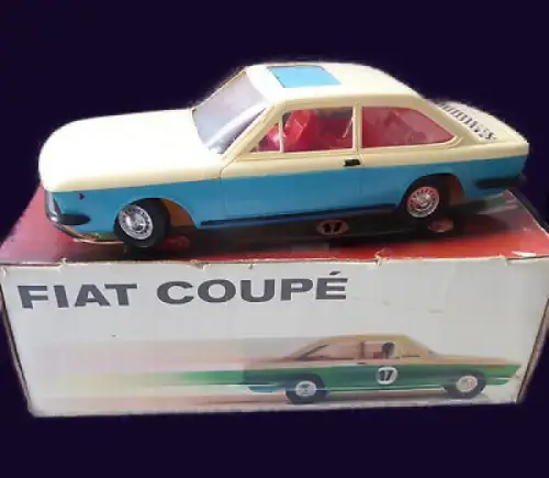 Anker Spielzeug Fiat 2300 Coupe 1968 Plastikmodell mit Fernsteuerung im Originalkarton (10597)