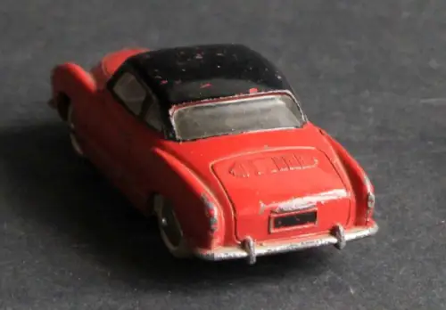 Dinky Toys France Volkswagen Karmann-Ghia 1960 Metallmodell (10712)