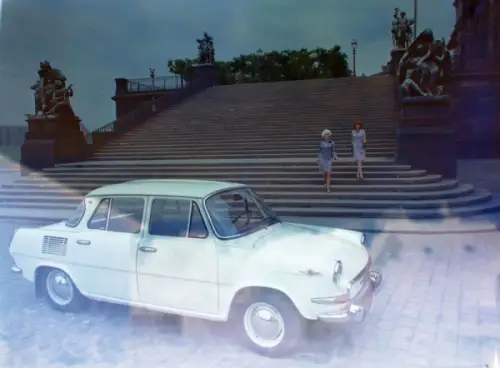 Skoda 1000 MB Treppenaufgang Zwinger Dresden 1968 Pressenegativ (10836)