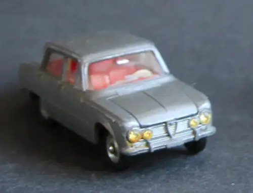 Dinky Toys France Alfa Romeo Giulia TI 1966 Metallmodell (11069)