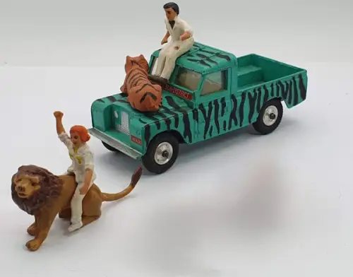 Corgi Toys Land Rover Pick-up "Daktari" 1965 mit Figuren Metallmodell (11140)