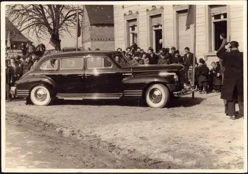 [Echtfotokarte schwarz/weiß] O-0001, Privatfoto 12x8,5 Auto von Wilhelm Pieck in Möckern? Magdeburger Börde
