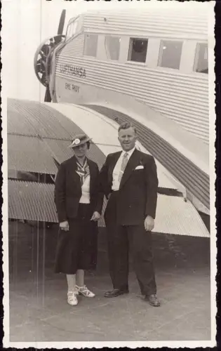 E 547 Privatfoto Junkers Lufthansa Flughafen Stuttgart ca. 8 x 13cm