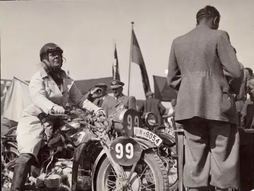 E 1810G Motorsport, 5 Pressefoto 21x16cm vom 6 Tage Rennen Motorrad Immenstadt