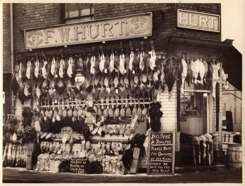 E 1626  2 Fotos Derby F. W. Hurt Salesman, Photograph Hawkes, Laden, Geflügel