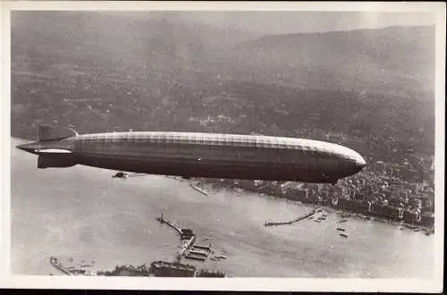 600901 | Ansichtskarte Zeppelin über Haven von Genf, servolant la rade de Geneve, Eckbug | Genf (CH 3290 Schweiz)