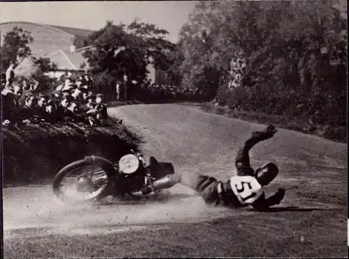 601611 | Pressefoto, 21x16,5 cm, ca. 1935, Motorrad, Motorsport Sportbild Schirner, Geiss DKW, Clady Belfast  | -, -,