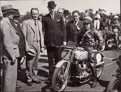 601612 | Pressefoto, 21x16,5 cm, ca. 1935, Motorrad, Motorsport Sportbild Schirner, Geiss DKW, Clady Belfast  | -, -,