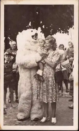 601632 | Fotografie, Foto Familie mit Eisbär  | -, -,