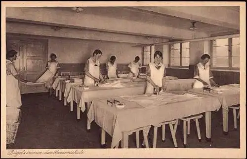 603423 | Bügelzimmer der Frauenschule Pensionat zur hl. Familie  | Lippstadt (W - 4780), -,