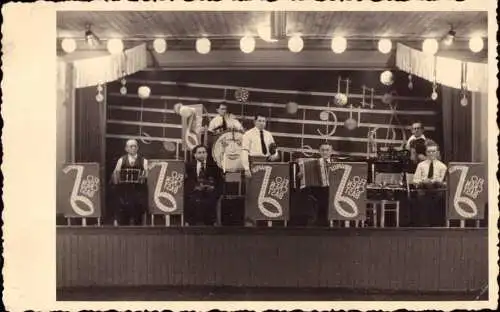 604324 | Foto, 8 x 13 cm, der Flockenbast Kapelle, Musik, Jazz, Akkordeon  |