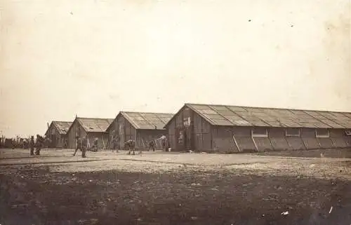 [Echtfotokarte schwarz/weiß] O-265 Fotopostkarte des Kriegsgefangenenlager Vermandovillers, Somme. 