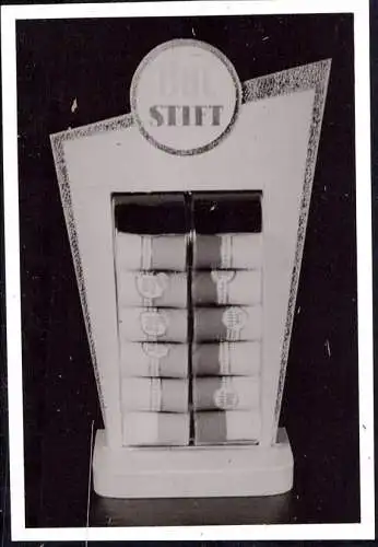 O 306, Werbeaufsteller der Firma BAC Stift, Foto. von ca.1960 (Gr. 10x7cm), Kugelschreiber, Büro