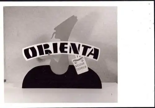 O 312, Werbeaufsteller der Firma Orienta, Teppich, Foto. von ca.1960 (Gr. 10x7cm), Textil