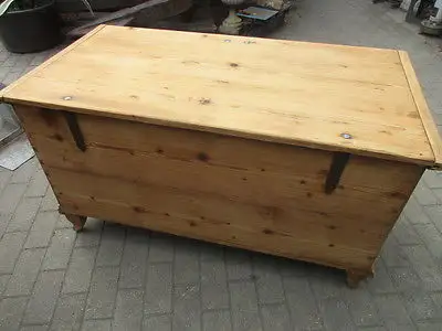 Truhe  Gründerzeit um 1880  Weichholz   Flachdeckeltruhe Nr. 2   1877 3