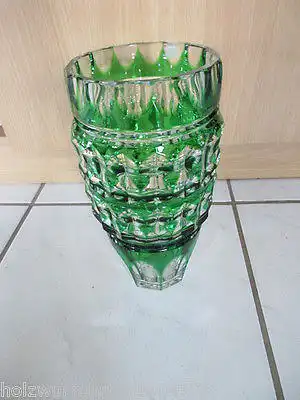 Wunderschöne große alte Bleikristall Vase grün Überfangglas handgeschliffen