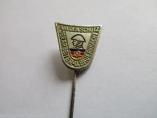 DDR Abzeichen  NVA  Reservistenabzeichen 1966-68   silber