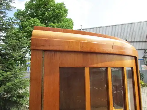 Schöner alter Biedermeier Eckschrank Vitrine Eckvitrine Kirschbaum 2. Zeit