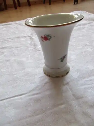 Meissen kleine Vase Trompetenform Streublümchen 2.Wahl TOP