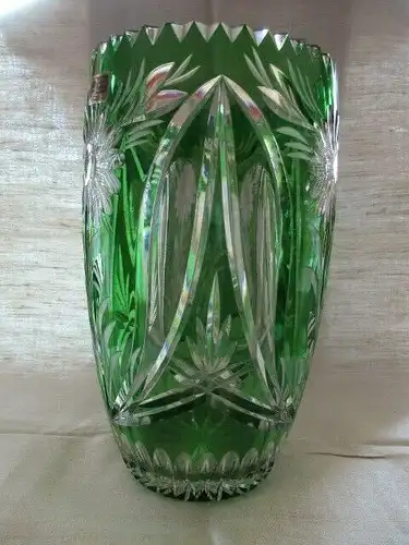 Lausitzer Glas Bleikristall große Vase Überfang grün 25 cm Vitrinenstück