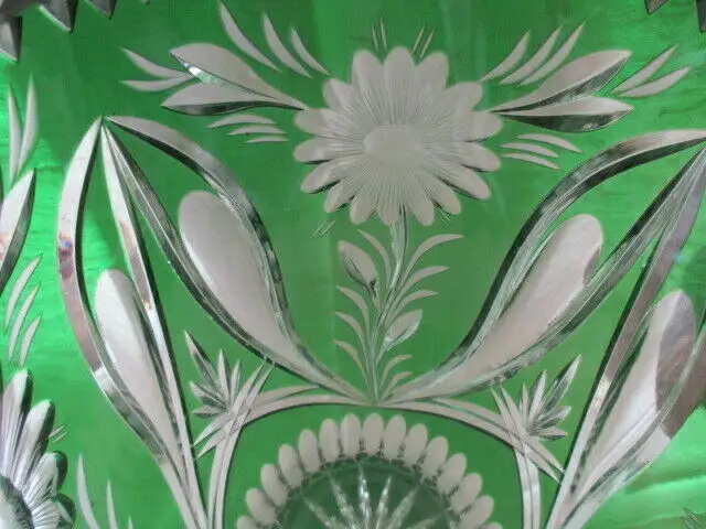 Lausitzer Glas Bleikristall große Vase Überfang grün 25 cm Vitrinenstück 9