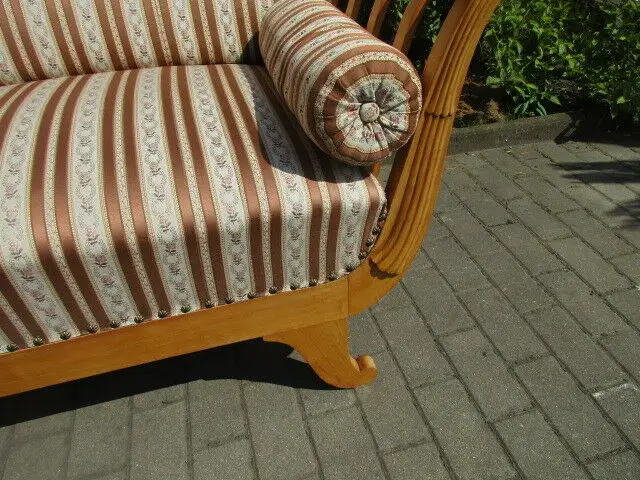 Schönes altes Biedermeier Sofa Kirschbaum neu gepolstert und bezogen 2. Zeit 8