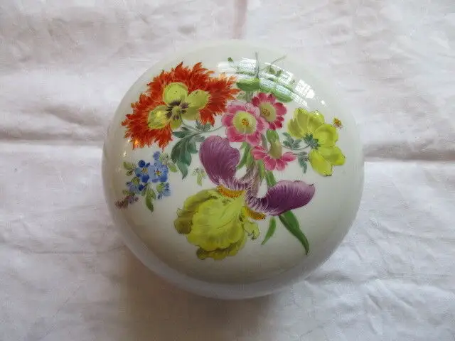 Meissen große Deckeldose Blumendekor Goldrand 2. Wahl TOP Ø 12,5 x 9 cm 0
