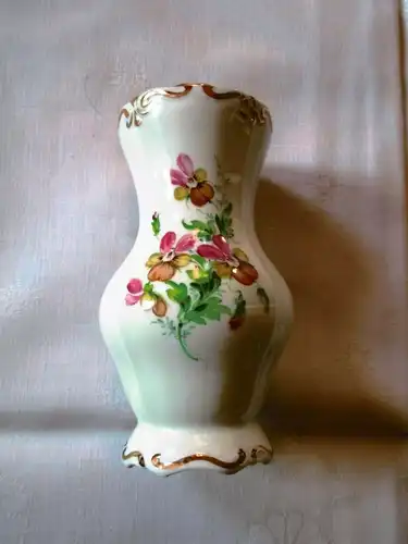 Weimarer Porzellan Vase Barock weiss Goldrand Blume H 14 cm