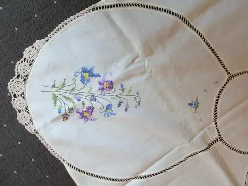 schönes altes Leinen Tischtuch Tischdecke Häkelei Stickerei Blumen Handarbeit (1