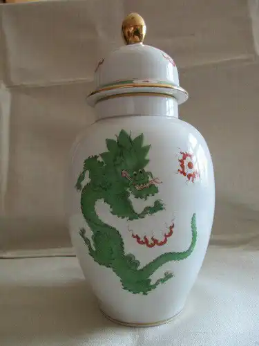 Freiberger Porzellan wunderschöne Deckelvase Vase grüner Drachen Ming