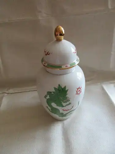 Freiberger Porzellan wunderschöne Deckelvase Vase grüner Drachen Ming