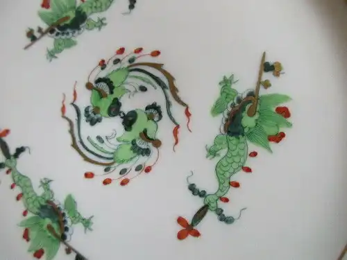 Dresden Porzellan Teller grüner Drache Handgemalt Reliefrand Ø 19,5 cm