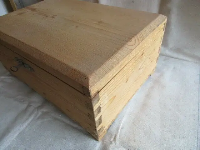 Truhe Tischtruhe Flachdeckeltruhe Jugendstil um 1900 Weichholz 1