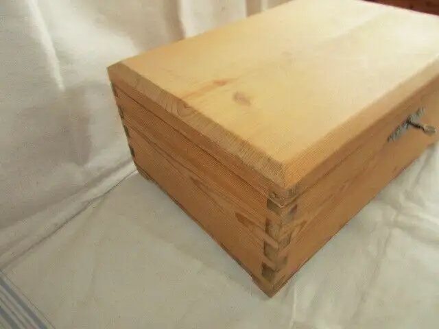 Truhe Tischtruhe Flachdeckeltruhe Jugendstil um 1900 Weichholz 2