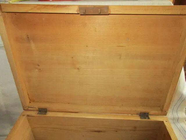 Truhe Tischtruhe Flachdeckeltruhe Jugendstil um 1900 Weichholz 5