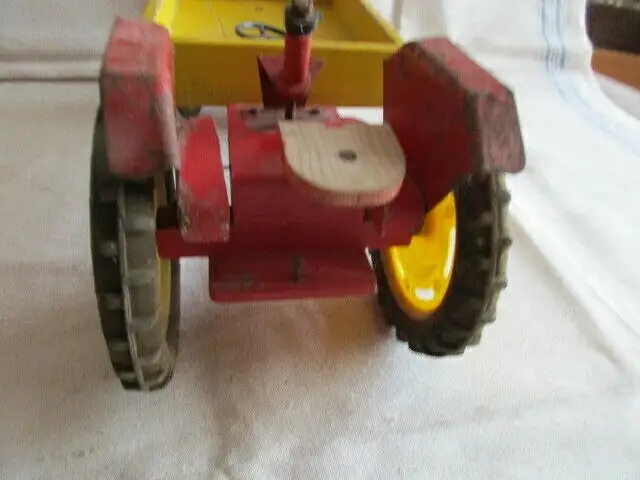 Traktor  Holz der Firma ROFU Rolf Funke Magdeburg 6