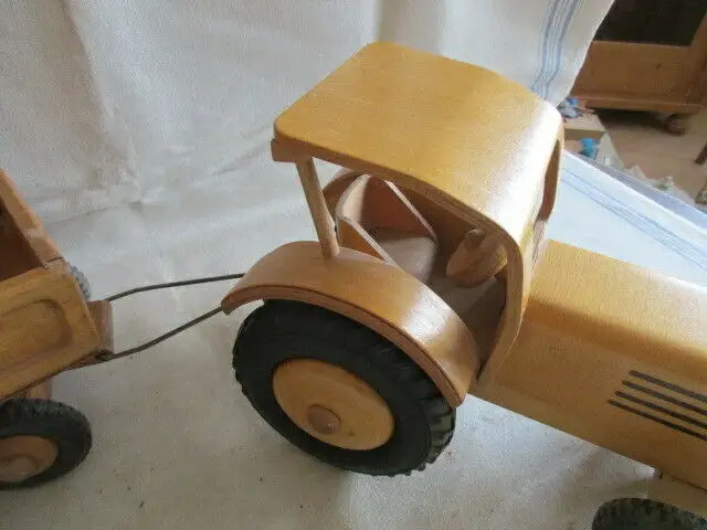 Traktor mit  Anhänger  Holz FWF  Fröbel / Werdau 2