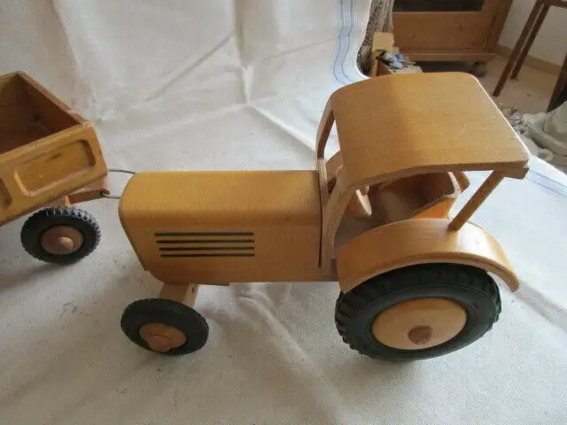 Traktor mit  Anhänger  Holz FWF  Fröbel / Werdau 4