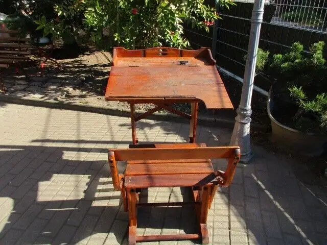 Schulbank einer  Jugendstil um 1900     nur 67 cm breit 1