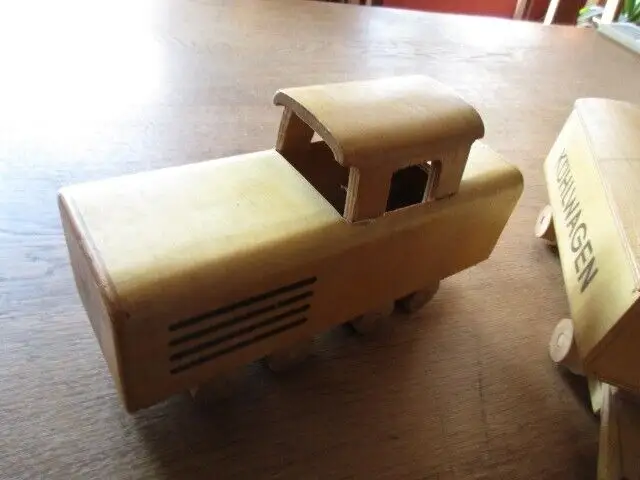 Bahn mit 3 Anhänger   Holz FWF  Fröbel / Werdau  1950 1