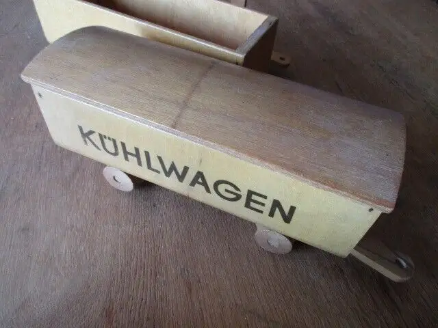 Bahn mit 3 Anhänger   Holz FWF  Fröbel / Werdau  1950 3