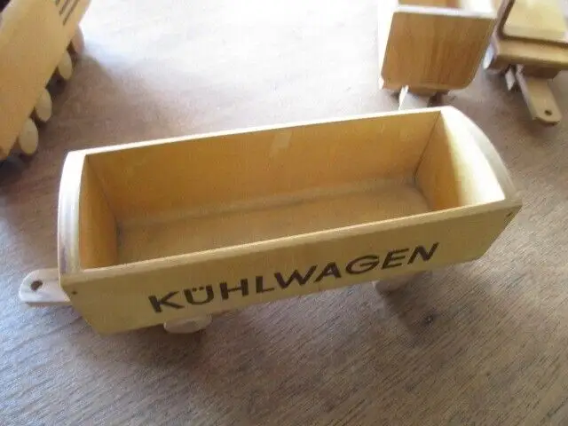 Bahn mit 3 Anhänger   Holz FWF  Fröbel / Werdau  1950 4