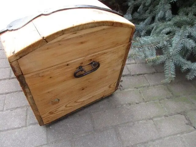Truhe  Jugendstil um 1900  Weichholz  Runddeckeltruhe Nr. 5 3